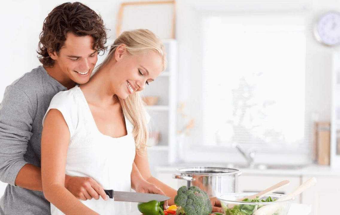 A young couple chef